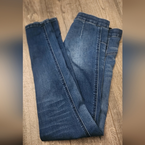 KanCan Women's Blue Jean Jegging Excellent condition Medium - Picture 7 of 7